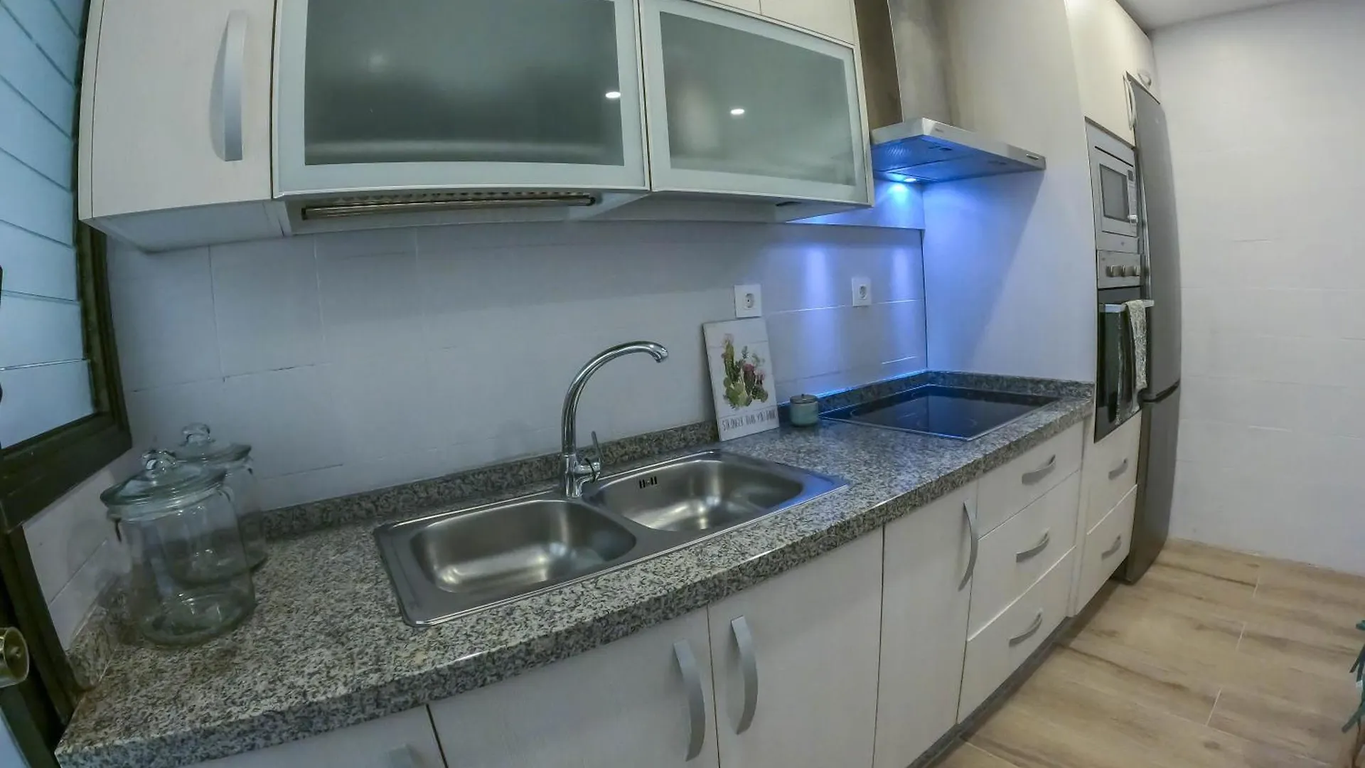 Precioso Piso A Orillas Del Mar En Fuengirola