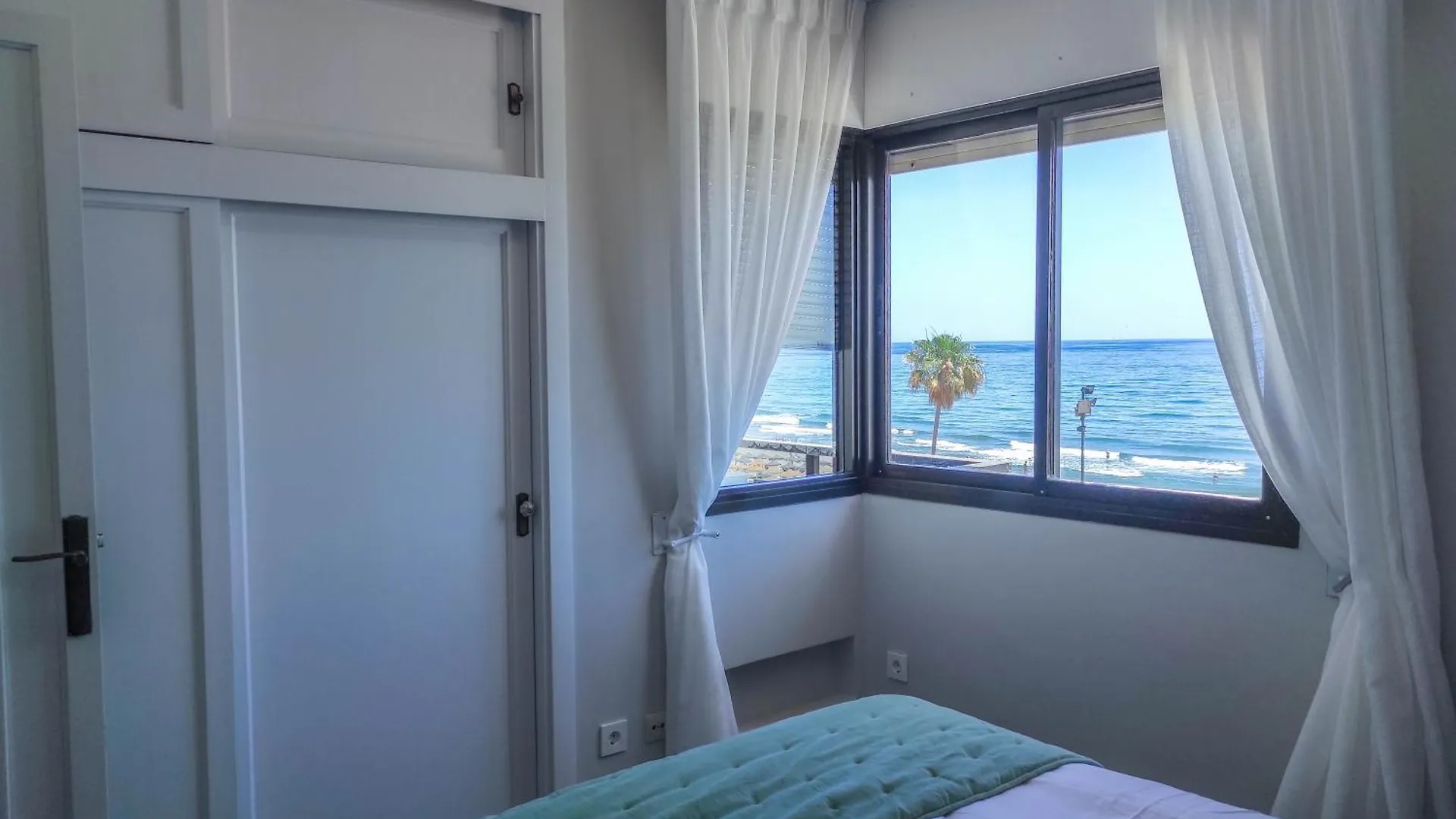 Precioso Piso A Orillas Del Mar En Fuengirola Spain